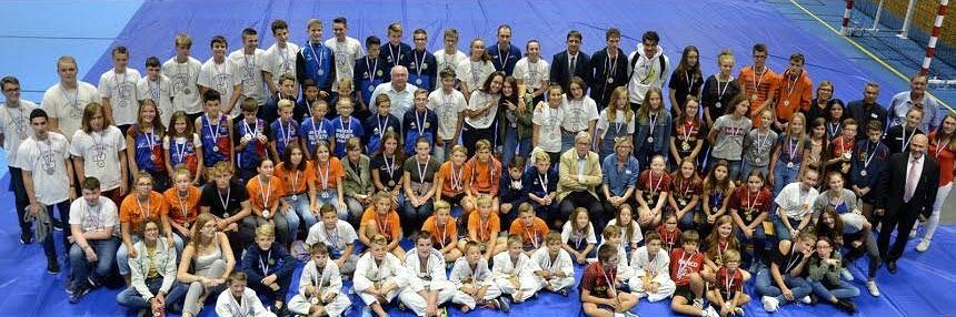 Les jeunes lauréats sportifs qui ont fait briller les couleurs de Hochfelden tout au long de la saison 2017/2018 ont été honorés vendredi soir.  PHOTOs DNA