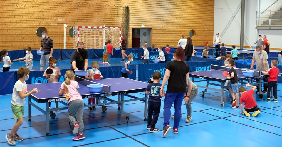 Il régnait une ambiance amicale en ce vendredi 2 juillet à la salle Joseph-Meyer du complexe sportif, rue des Quatre-Vents, à Hochfelden. Il régnait une ambiance amicale en ce vendredi 2 juillet à la salle Joseph-Meyer du complexe sportif, rue des Quatre-Vents, à Hochfelden.
