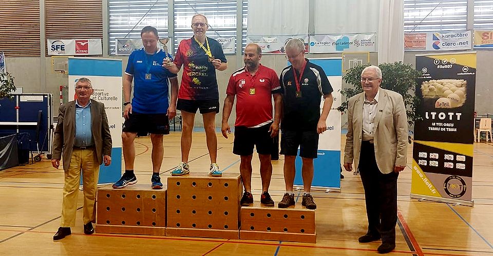 Podium vétérans B : 3ème médaille avec l'or de coach Christian - Champion de France vétérans... les années passent 