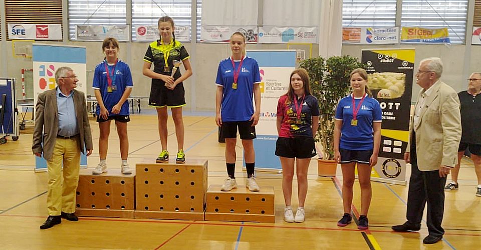 Podium minimes filles : 1ère médaille pour Lauryn aux France