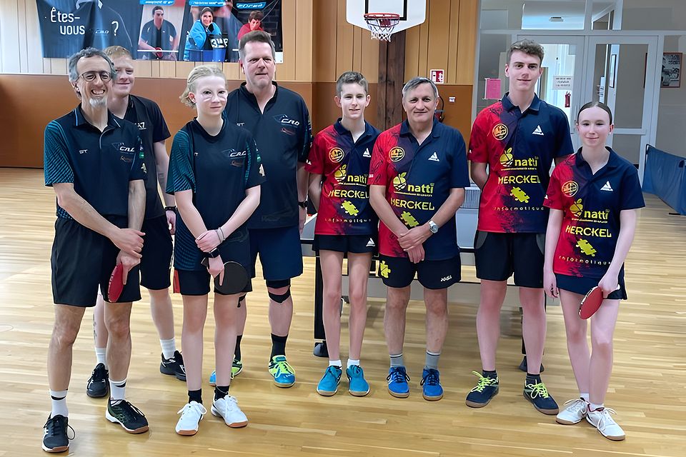 Équipe 7 d'Obernai et Équipe 4 FFTT avec Eliott, Patrick, Titouan et Eva