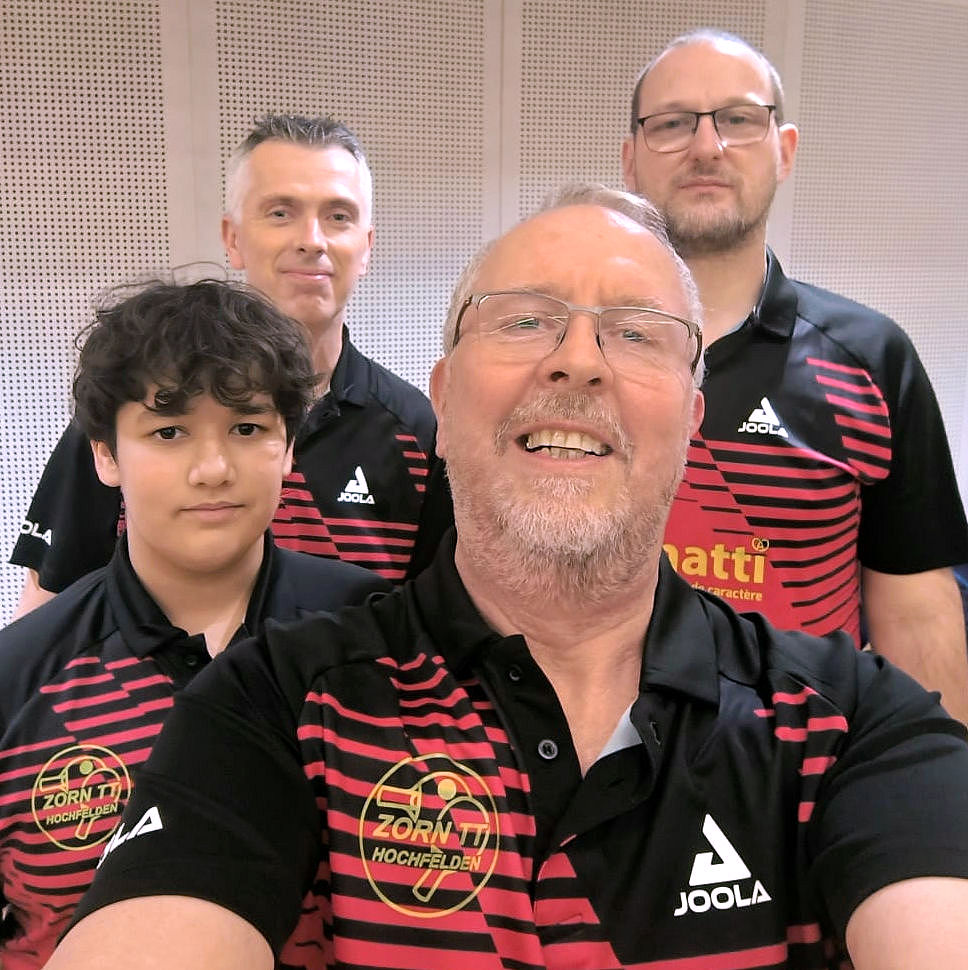 Équipe 4 FFTT avec James, Olivier, Thierry et Manu