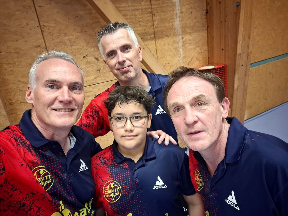 Équipe 4 FFTT avec Christophe, Olivier, James et Éric