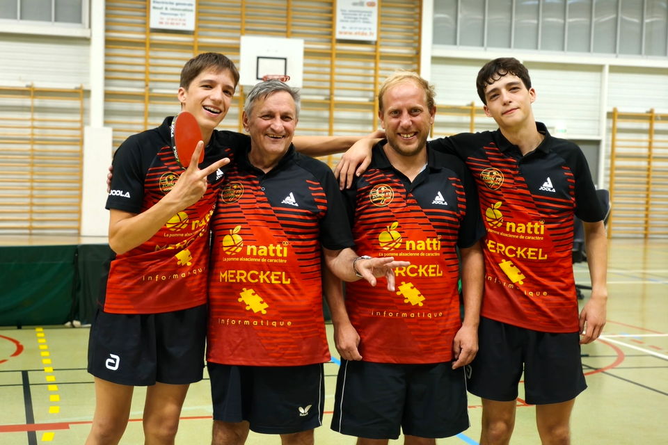 Équipe 3 FFTT avec Nicolas, Patrick, Justin et Julien